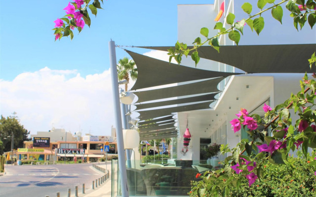 River Rock Hotel