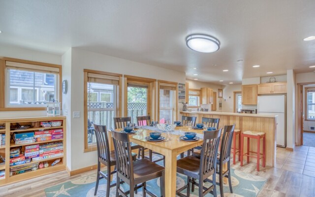 Seas The Day Pacific City