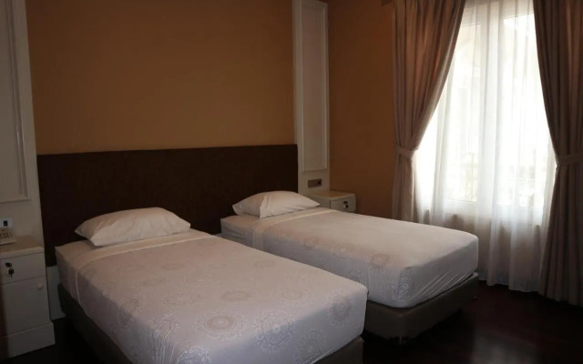 Beth Kasegaran Theresia