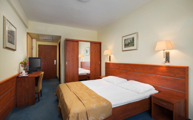 Hotel Benczur