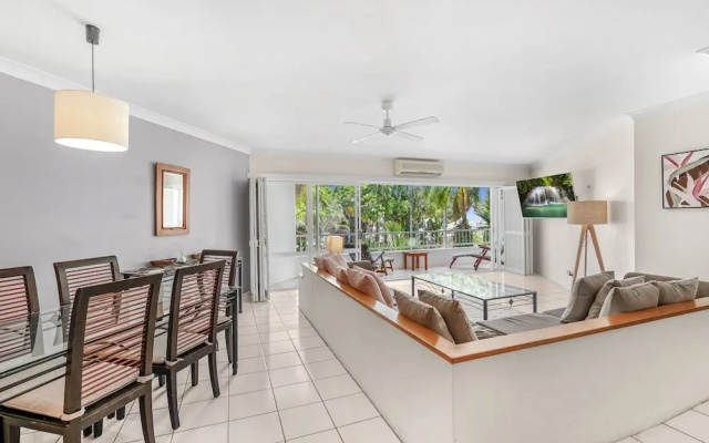 Poolside Apt In Alamanda Beachfront Resort 55 – Balcony – Cairns