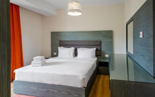 VESTA  - Luxury APT - 2BR - CFC