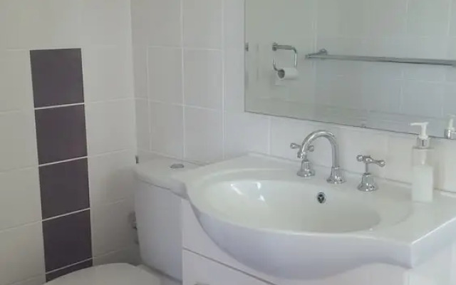 Dam It Getaway- Homestead