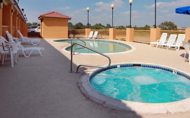 Super 8 by Wyndham Battleboro/Rocky Mount