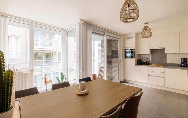 Cosy apartment in Blankenberge with sea-views