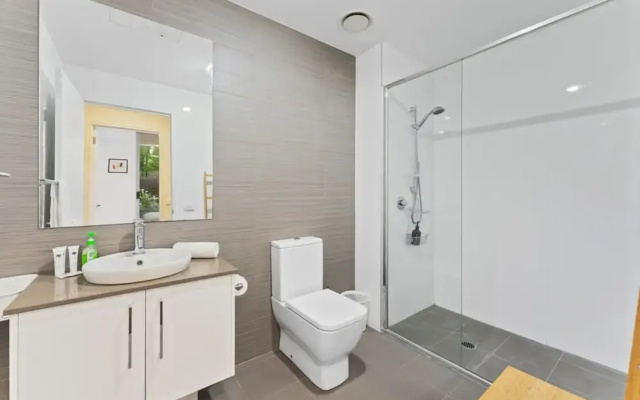 Tranquil 1-bed Apartment With Courtyard, Pool, BBQ