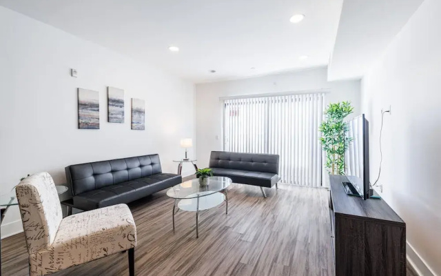 Brand new 2 Bedroom Apartment on Hawthorn Ave Hollywood 2 Apts by RedAwning