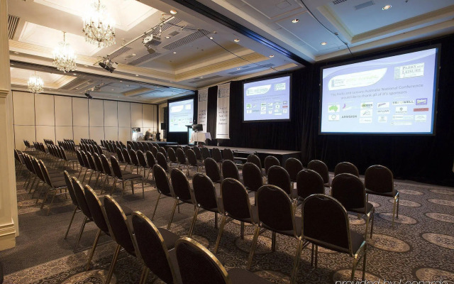 Stamford Grand Adelaide