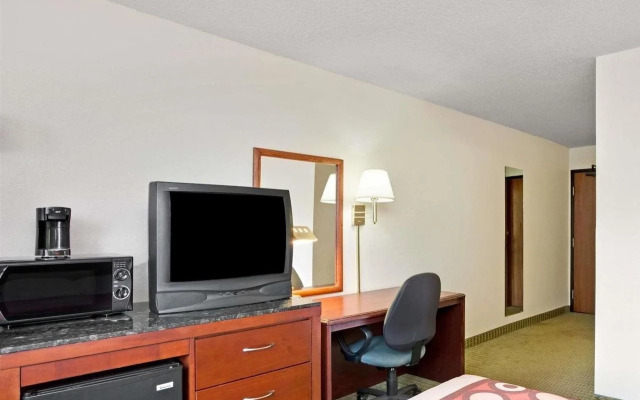 Super 8 By Wyndham Belleville