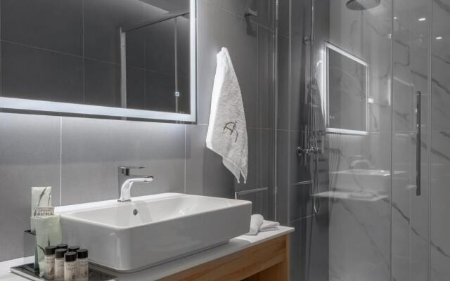 One Bedroom Apartment with Private Garden