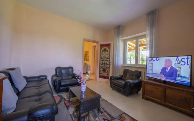 Villa Clara few km From the sea