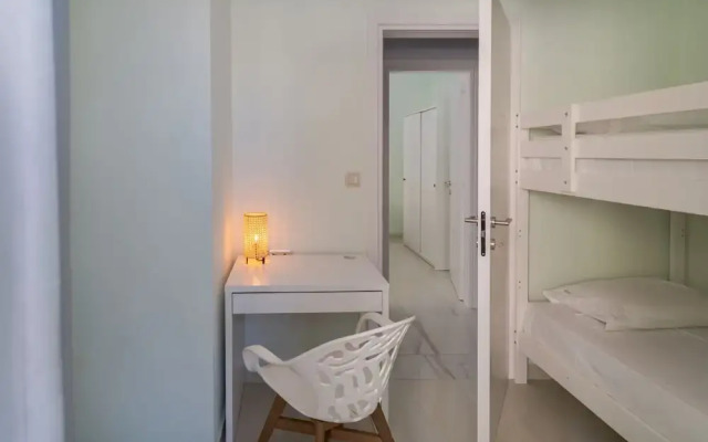 Heraklion 2Bd Oasis w Relaxing Patio