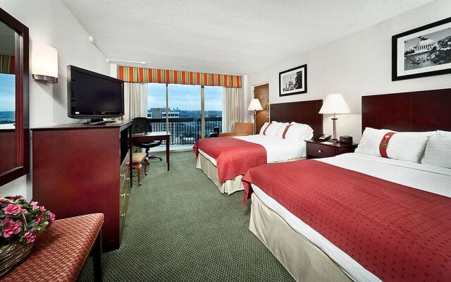 Holiday Inn Rosslyn @ Key Bridge