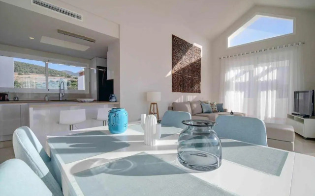 Luxury Penthouse Alcazaba Lagoon EHHouse