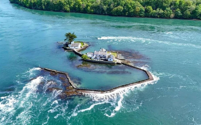 Seaside Bliss Retreat - 5 Bedroom House