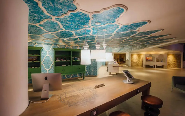 Renaissance Ocean Suites