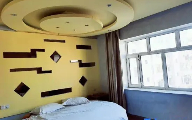 Xiaohonglou Hotel, Luohe