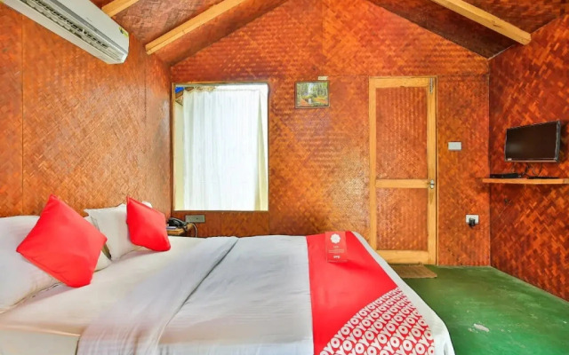 Vartys - The Hillside Huts