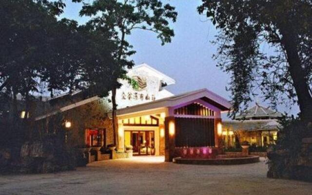 Grand Valley Hotel