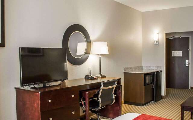 Comfort Suites Columbus East Broad