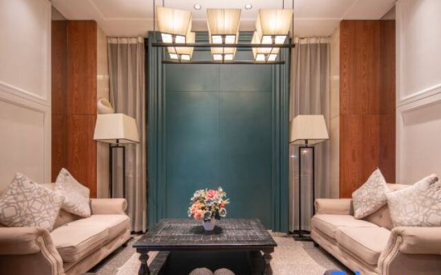 World Hotel (Jinan Hexie Square Qilu Children's Hospital)