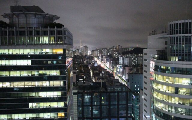 Jia's Spacious Sky Loft