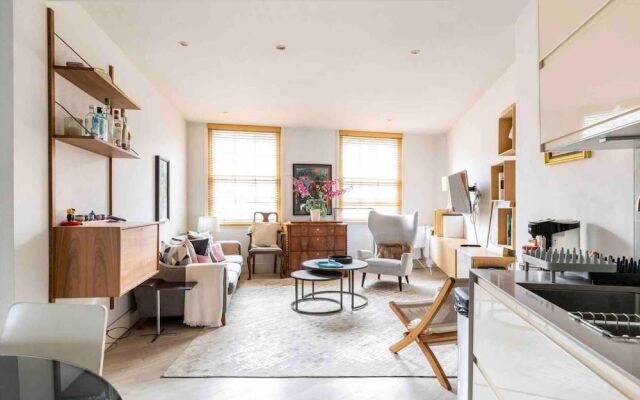 Modern Central 3-brs House With 3 Bths 2 Hottube