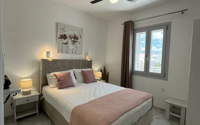 Sunshine Bay Suites