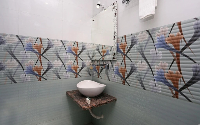 OYO 10360 Hotel Grand Manoranjan