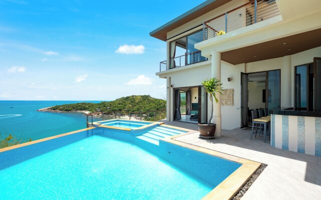 Villa Azure with Infinity Pool