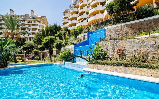 SAT - Contemporary Apartment in Puerto Banus