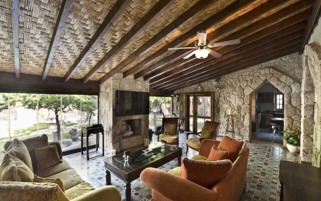 Villa Stone House by Amy Villas