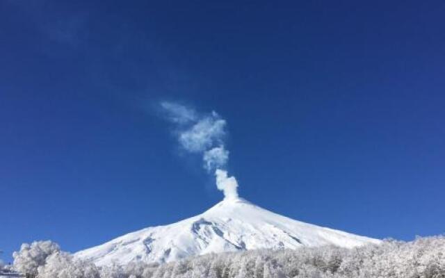 Pucon House - Lake & Volcano