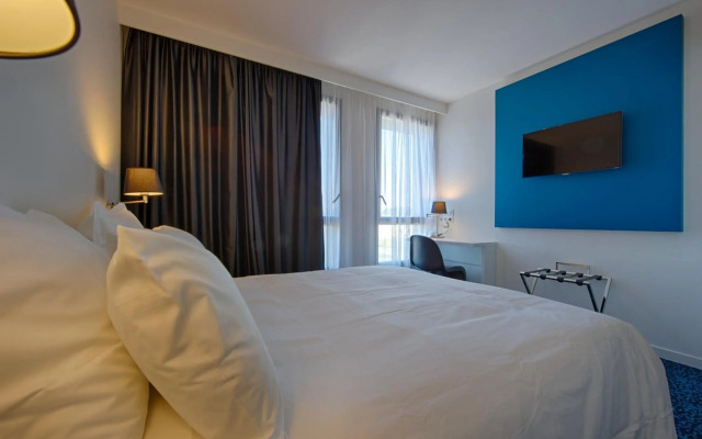 Le NexHotel