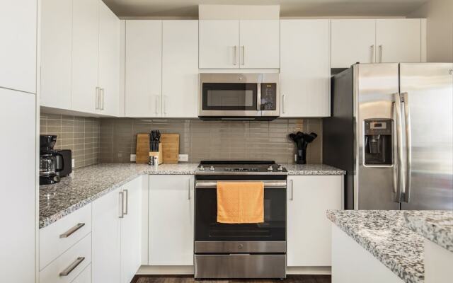 Louisville's Triple Crown Condo by Cozysuites