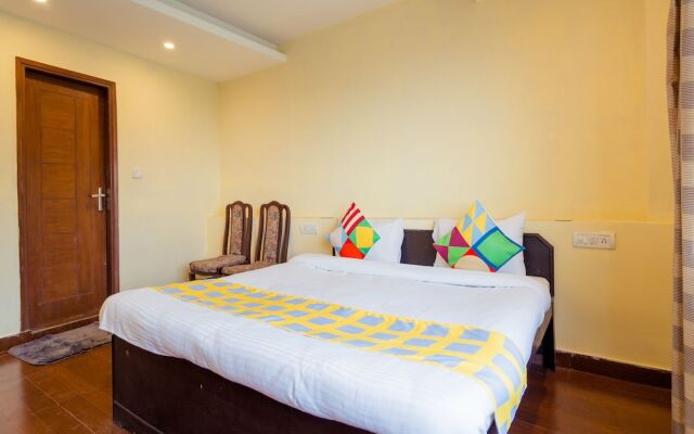 OYO 13160 Home City Heart 3BHK Mall Road