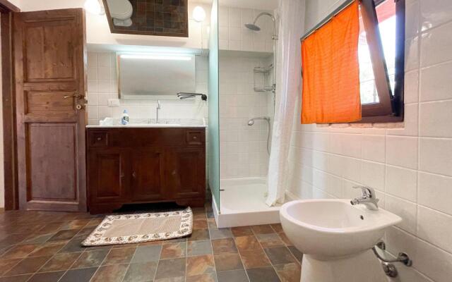 Attractive holiday home in Urbania with bubble bath