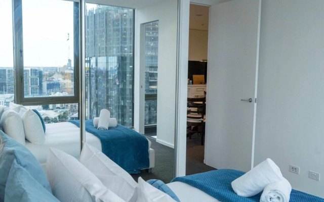 2 Bedroom Apartment with City Views