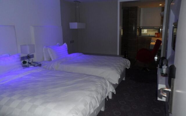 Longzhimeng Hotel