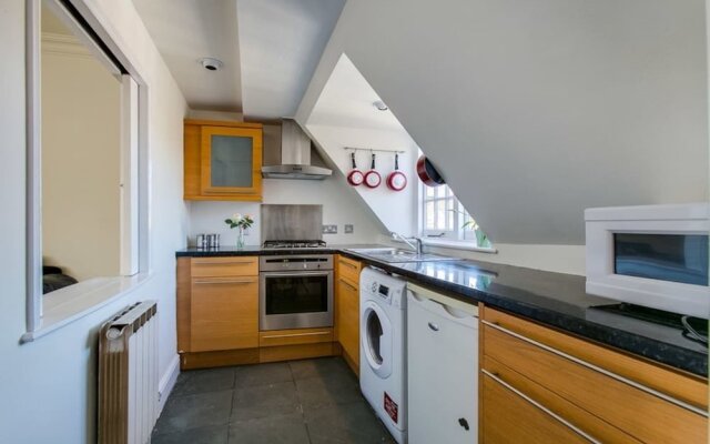Quirky and Social 3 Bedroom Flat