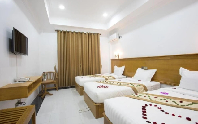 Shwe Pyi Thain Kha Hotel