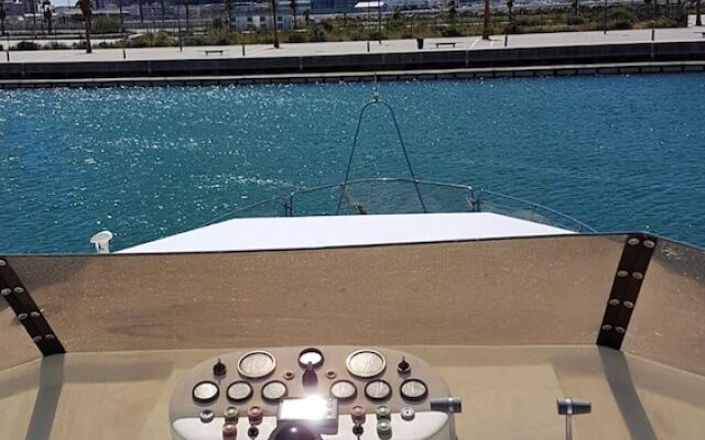 60ft Motor Yacht in Ocean Village Gibraltar