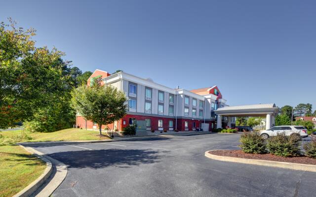 Holiday Inn Express Hotel & Suites Emporia, an IHG Hotel