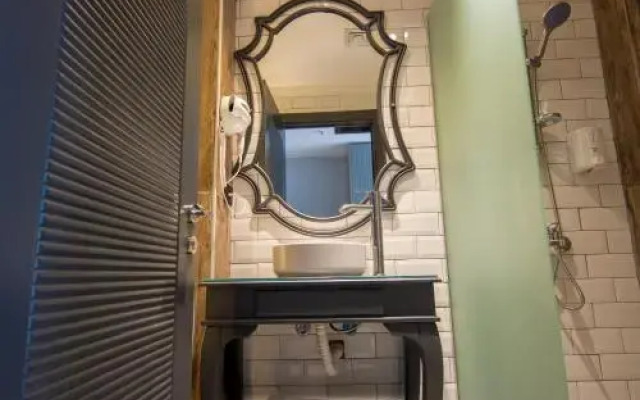 Thistle Court Hotel