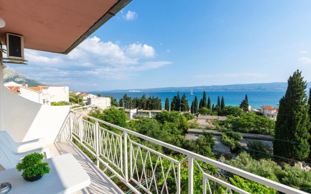 Nice Apartment in Duce With Wifi and 1 Bedrooms