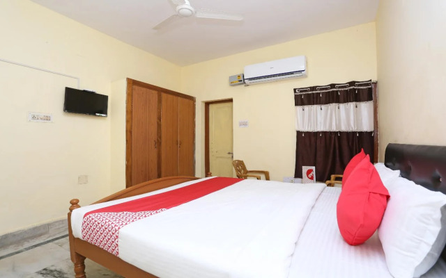 OYO 19323 Shiv Sai Guest House