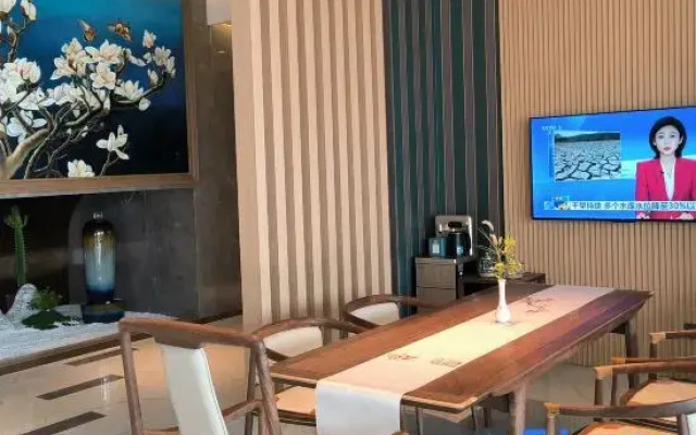 Magnolia Hotel (Zaozhuang High-Speed Rail Station / Zaozhuang University Branch)