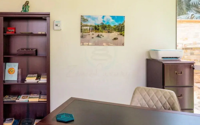 Zenhouse Retreat 5BR Homey Haven Pool Office