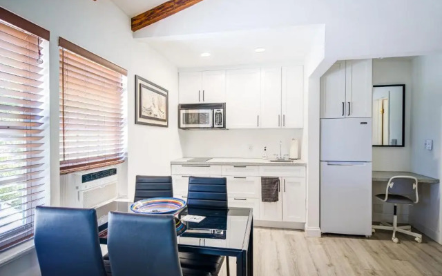 Ask Me Inn Ft. Lauderdale Beach