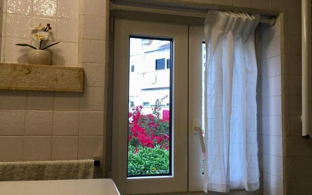 Flores Apartment
